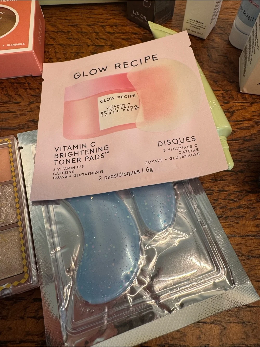 Make-Up Bag Stuffed/Pregnant with Beauty Items - Picture 3 of 12